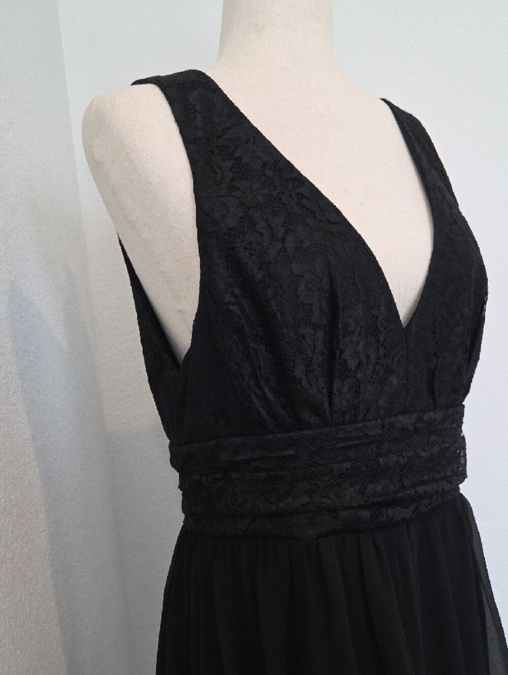 Ever Pretty Black V-Neck Empire Waist Maxi Dress - Picture 4 of 11